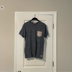Marine Layer T shirt. Blue with patterned pocket. Size Medium. Worn 3 times.